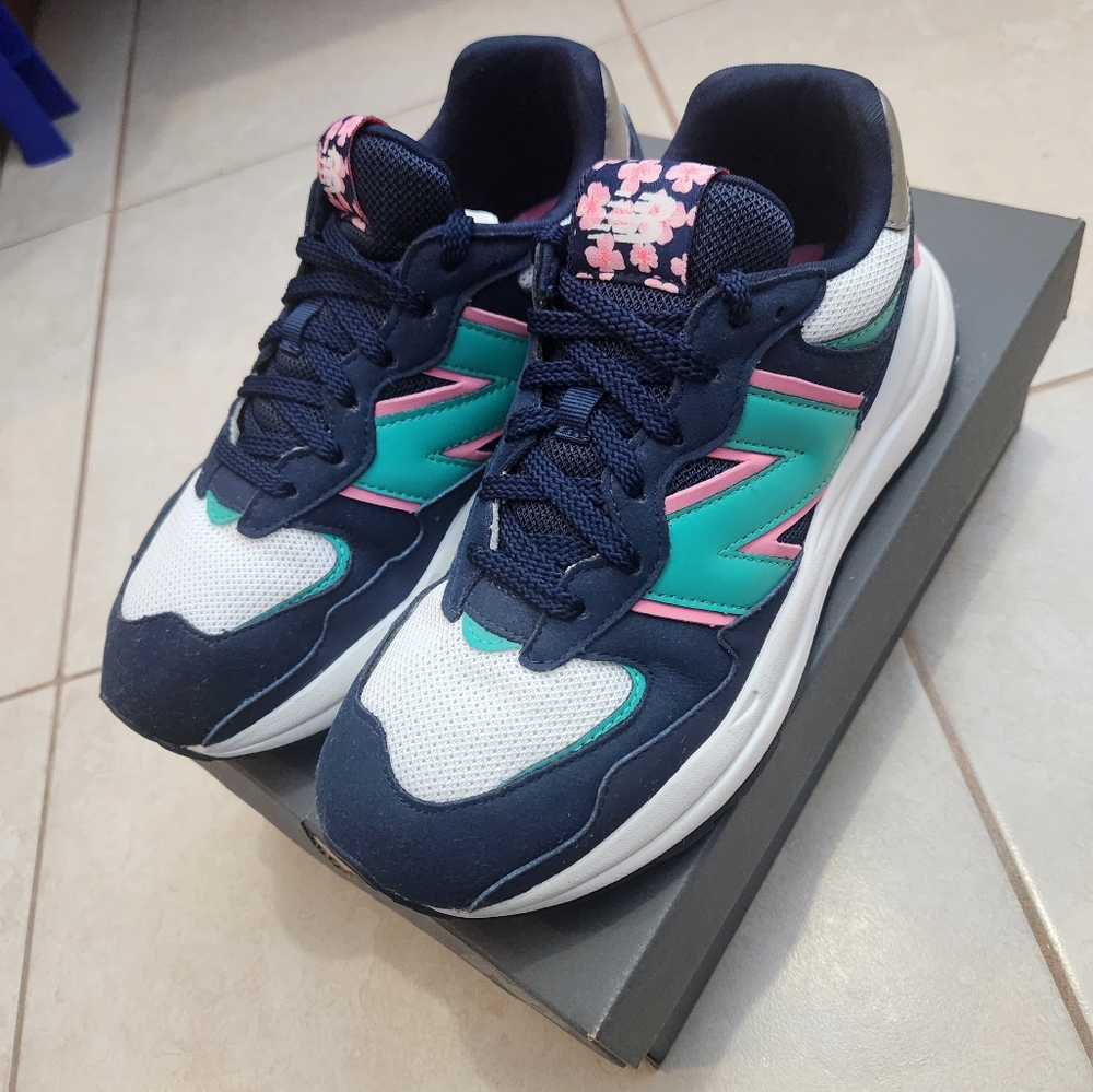 New Balance 5740 navy pink